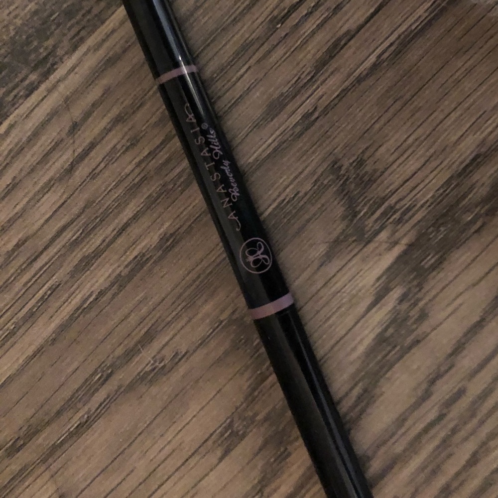 Anastasia beverly hills eyebrow pencil